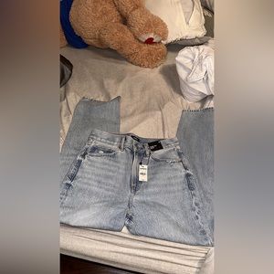 Never worn with tag! They don’t fit